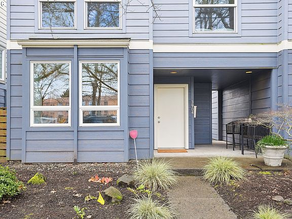 3rd image of 3904 SE 16th Ave