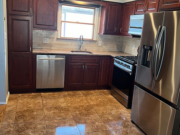 2nd image of 1570 Murray St Floor 2