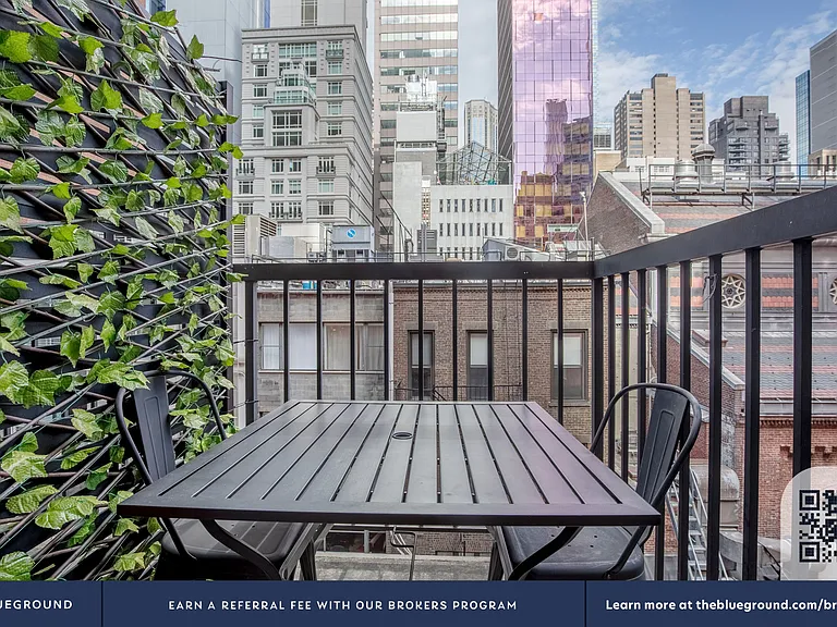 123 E 54th St #4D — Photo 4