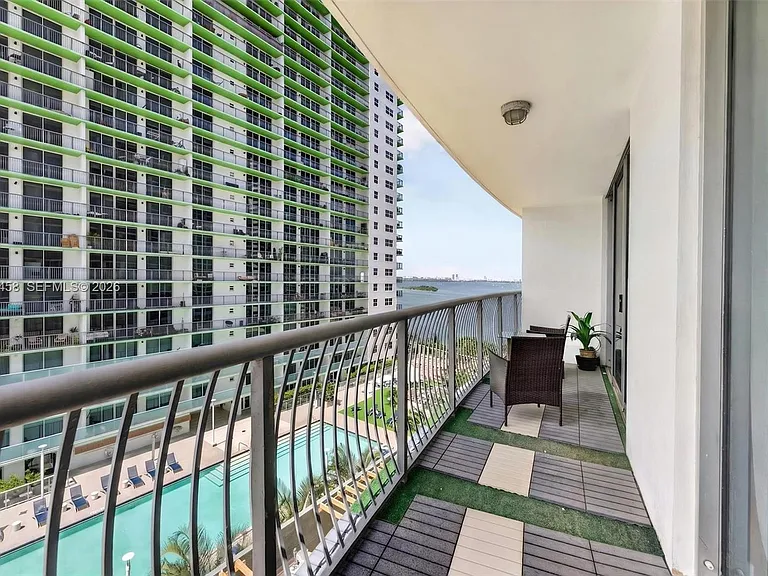 1750 N Bayshore Dr #1609 — Photo 1