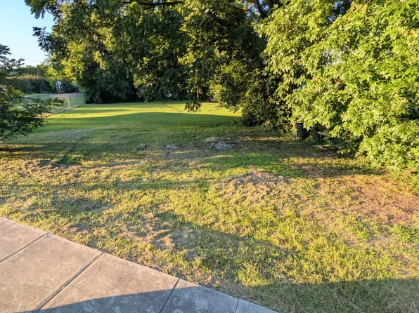 606 Railroad St, Sevierville, TN 37862
