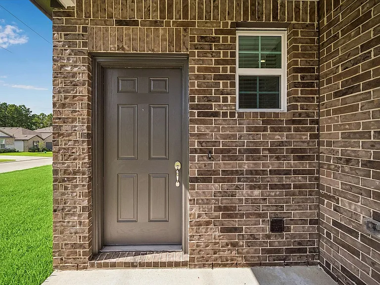 11605 Whirlaway Dr — Photo 3