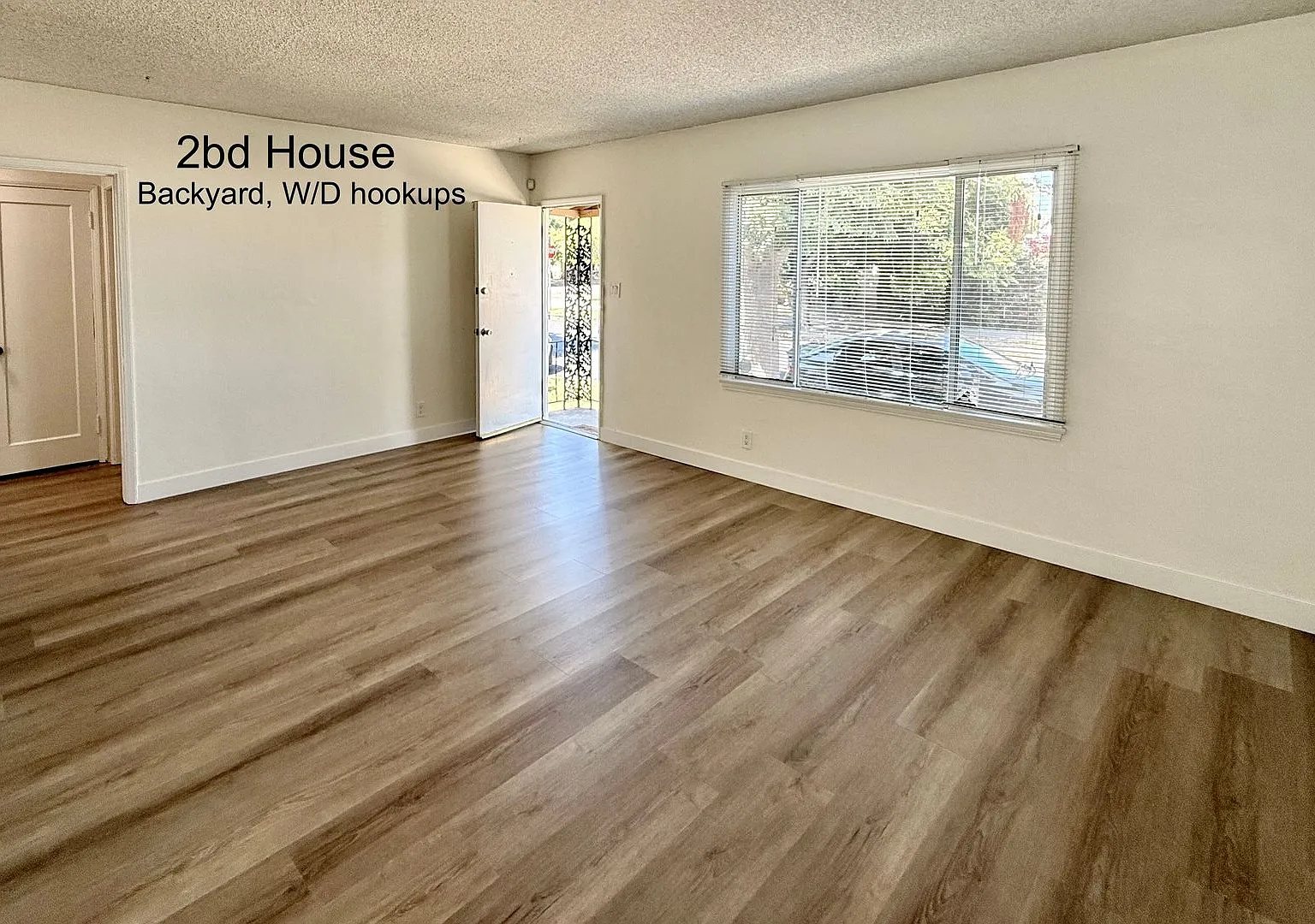 Studio Estates 2 bedroom house — Photo 4
