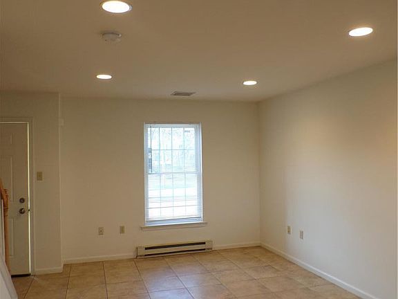 2nd image of 1013 Devonshire Rd