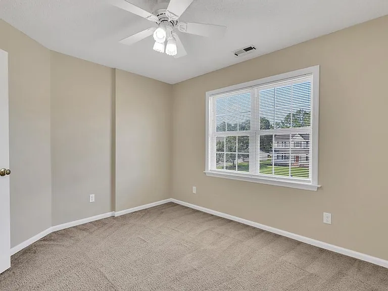 816 Commons Dr N — Photo 21