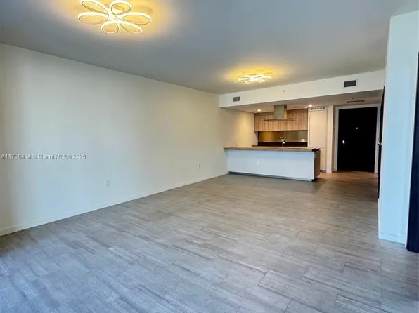 1000 Brickell Plz #3214, Miami, FL 33131