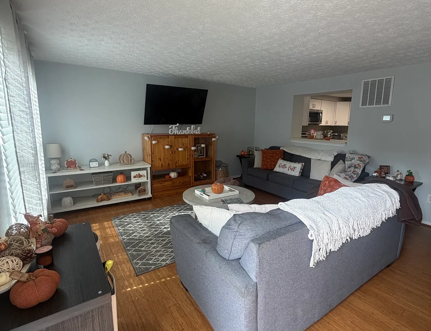 3 bed, 2.5 bath, 1500 sqft, $2,650 — Photo 3