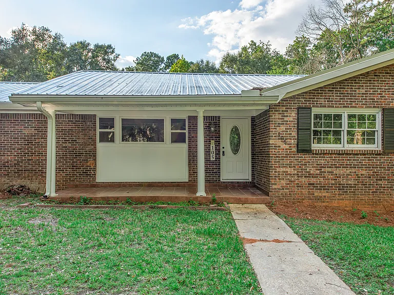 105 Windcreek Ln — Photo 4