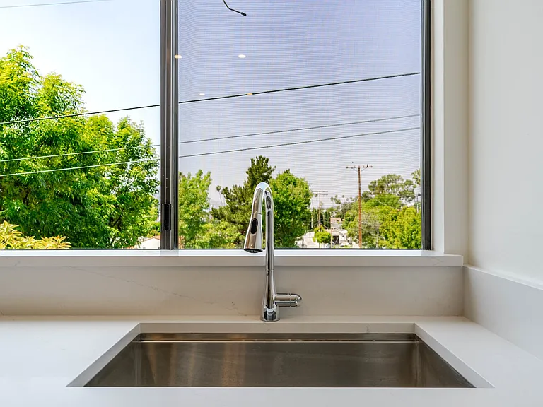 1305 N Columbus Ave #208 — Photo 15