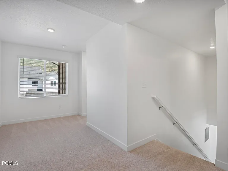 2377 N Wildwood Ln — Photo 16