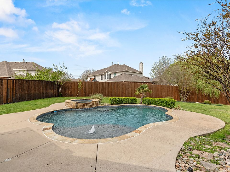 1st image of 613 Windward Dr