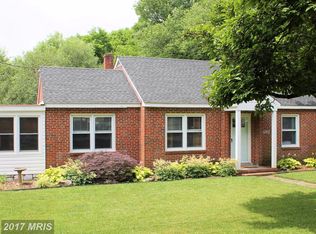 4262 Warren St, Marshall, VA 20115