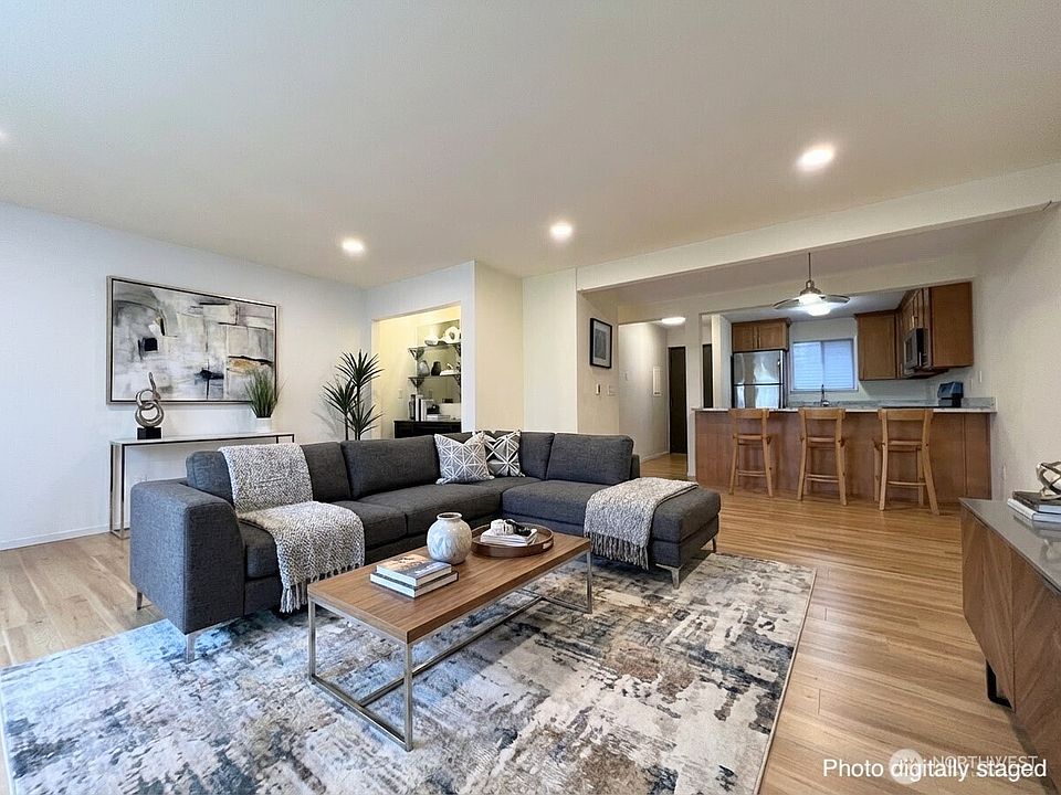 1st image of 210 Boylston Avenue E #103