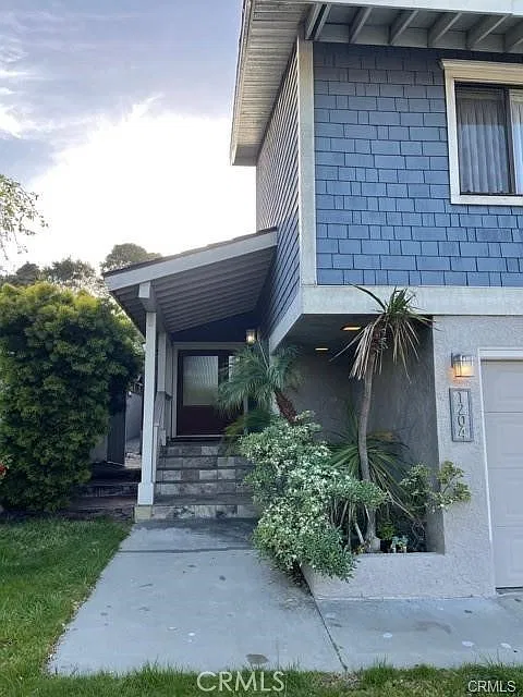 1204 Elm Ave