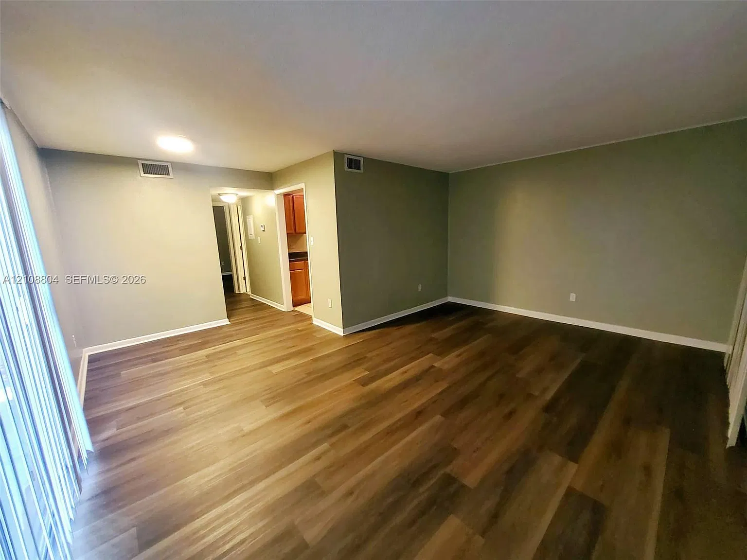Hawthorne Reserve Condo — Photo 3
