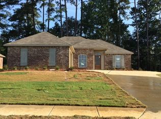 715 Lexington Dr, Florence, MS 39073