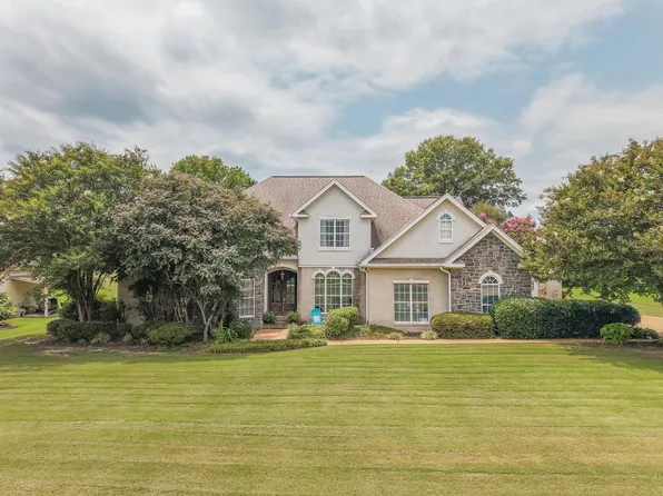 125 Caitlyn Dr, Saltillo, MS 38866