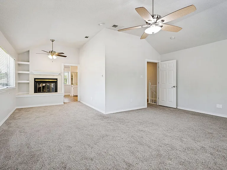 2204 Winslow Ct — Photo 5