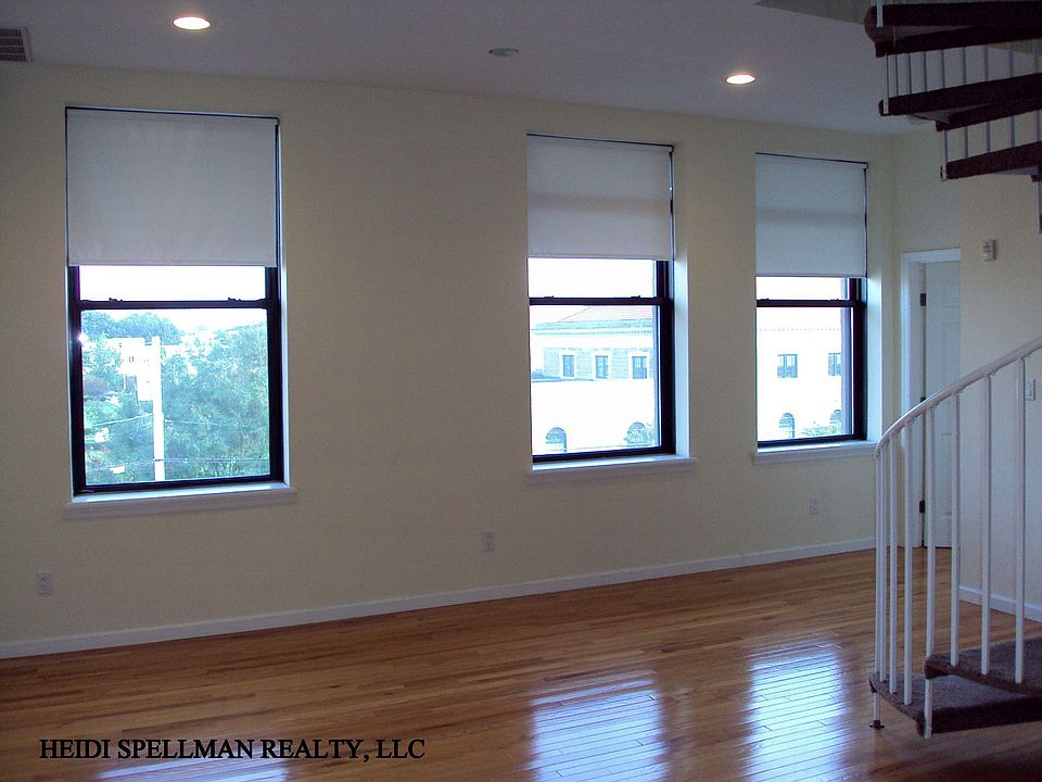 1st image of 39 Mineola Blvd Ste 3G