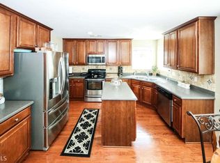 1610 Highland Oaks Way, Lawrenceville, GA 30043