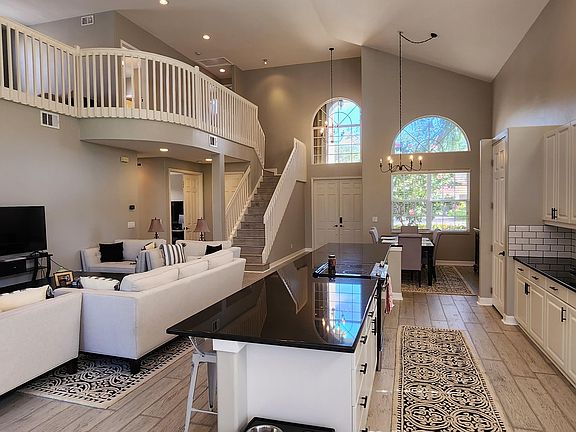 5th image of 2411 Butterfly Palm Dr