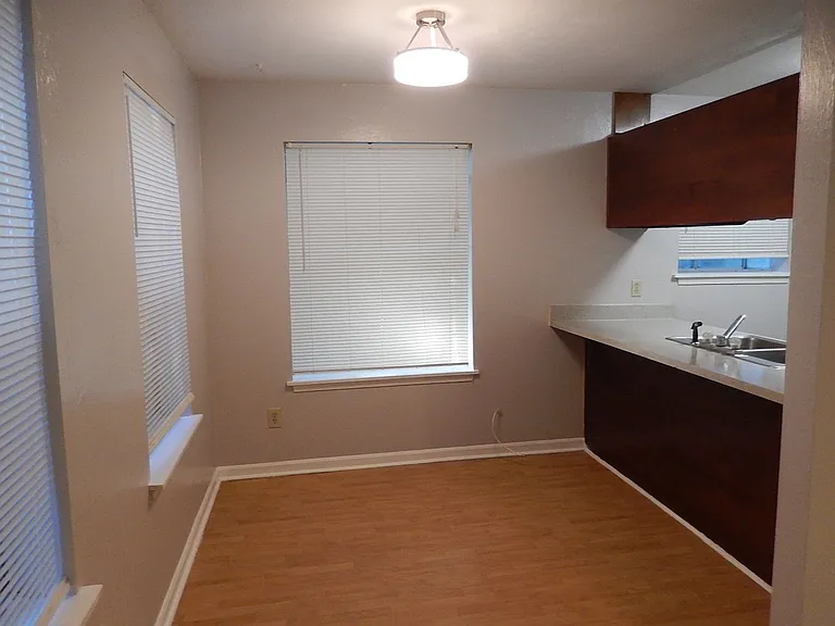 2334 Sylvan Ct — Photo 5