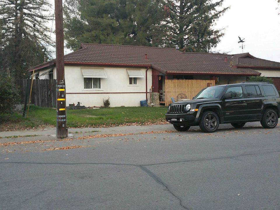 2nd image of 210 Florimond Dr