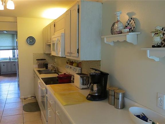 4th image of 4890 Bay St NE APT 121