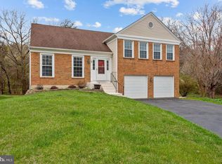 17 Dudley Ct, Sterling, VA 20165