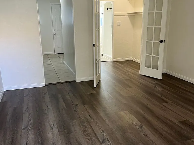 925 N Azusa Ave — Photo 3
