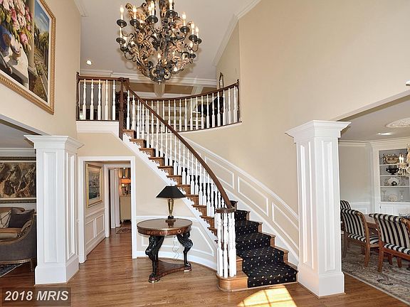 2nd image of 5901 Fairview Woods Dr