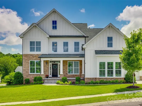 509 Abelia Ln, Tega Cay, SC 29708