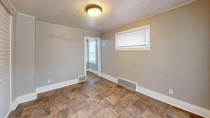 413 1/2 W Thayer Ave — Photo 8