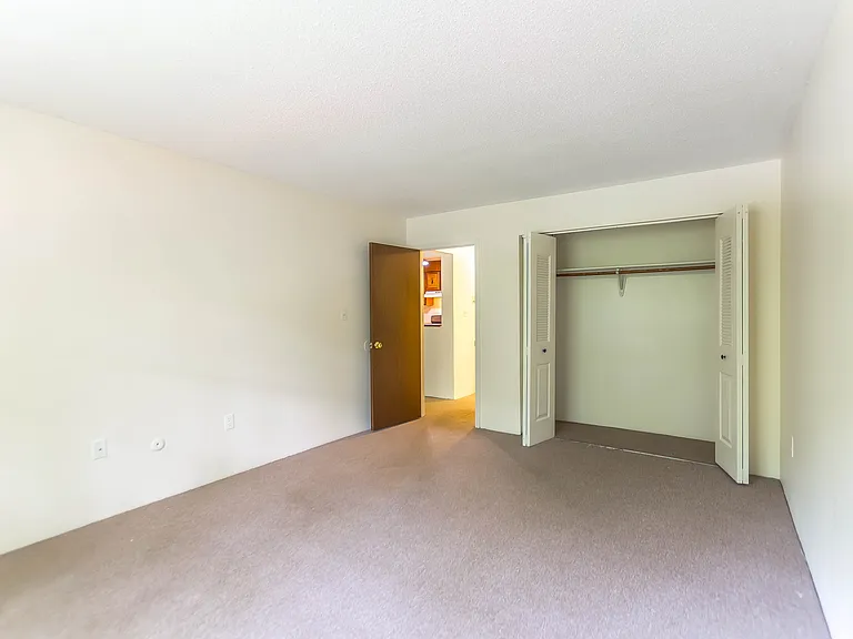 19 Country Club Dr #2031 — Photo 11