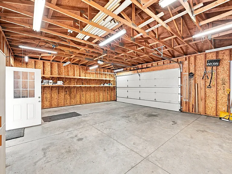 2630 N York St — Photo 25