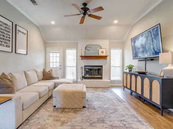 841 NW Park Meadow Ln, Burleson, TX 76028