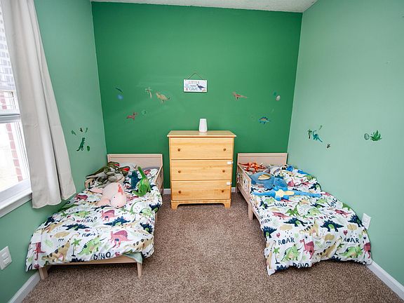 5th image of 229 Ranier Dr