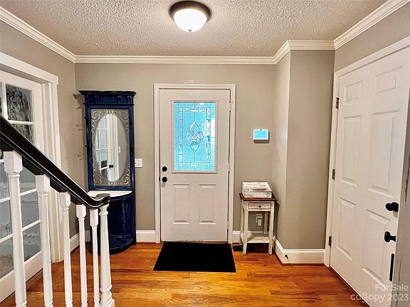 4th image of 114 Easy St