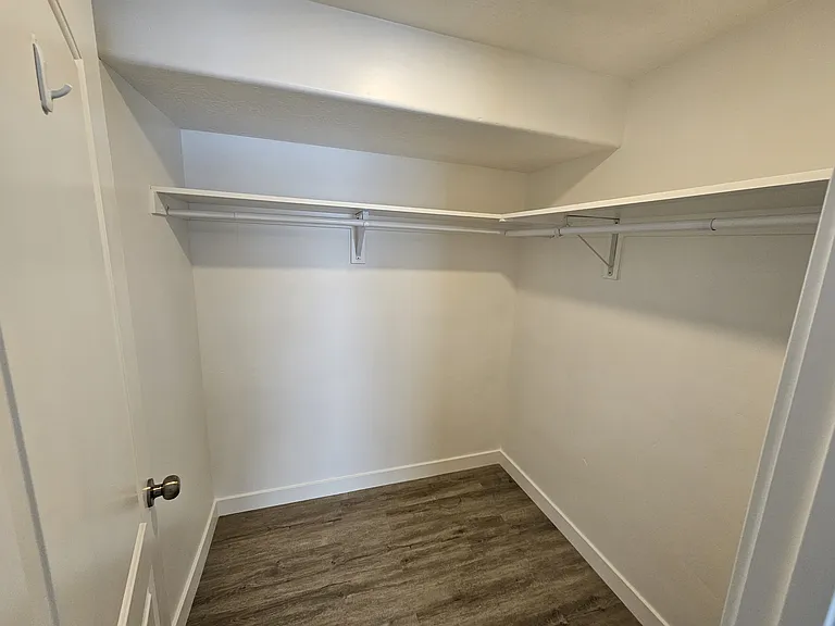 439 E Hill View Dr — Photo 72