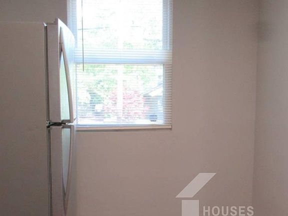 5th image of 507 B Wilton St