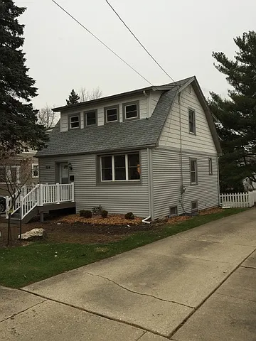 324 N Main St photo 1