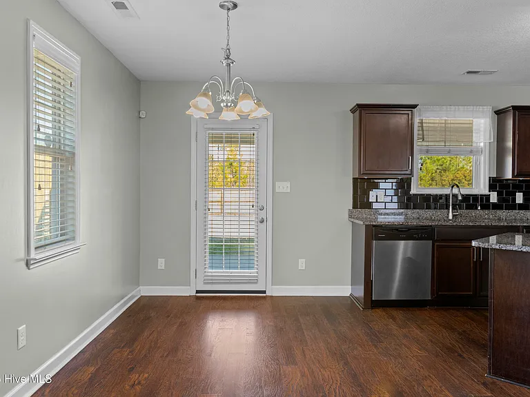 706 Ashley Meadow Ln — Photo 7