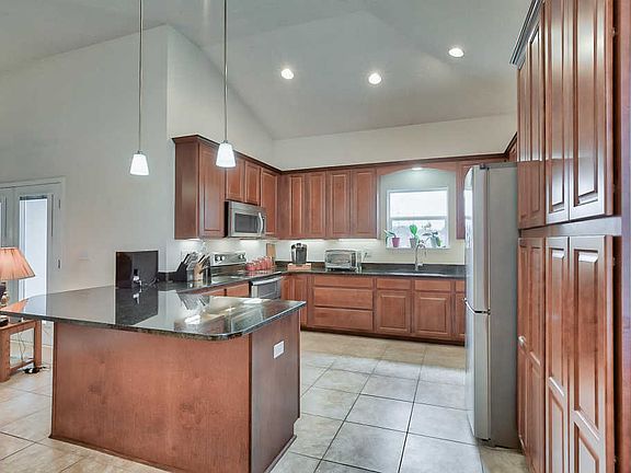 3rd image of 2908 Berta Pl