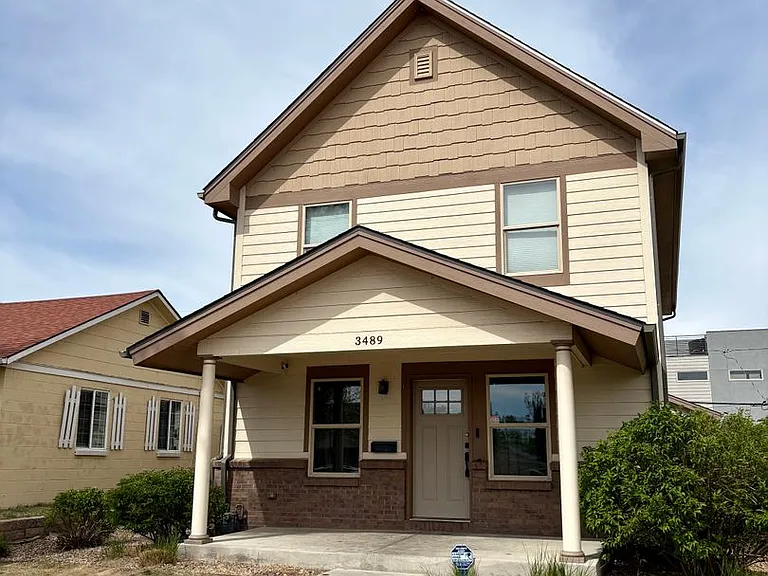 3489 Ash St — Photo 1