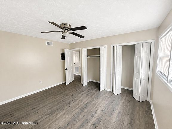 5th image of 1021 Raymond Rd