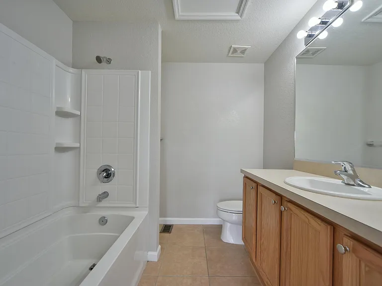 4490 SW 49th Ave — Photo 13