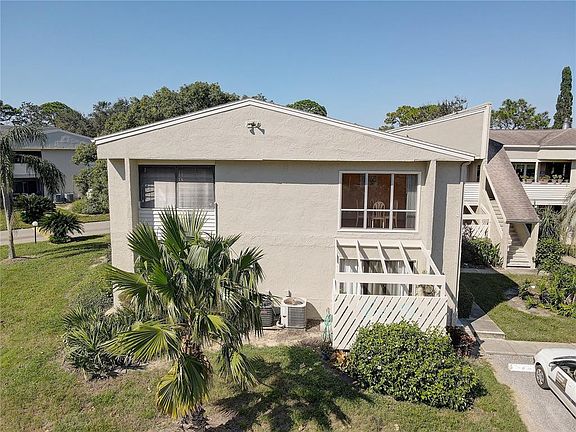 2nd image of 428 Windrush Bay Dr