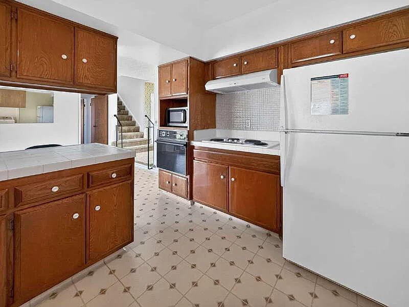 4 bed, 2.5 bath, 1655 sqft, $4,300 — Photo 4
