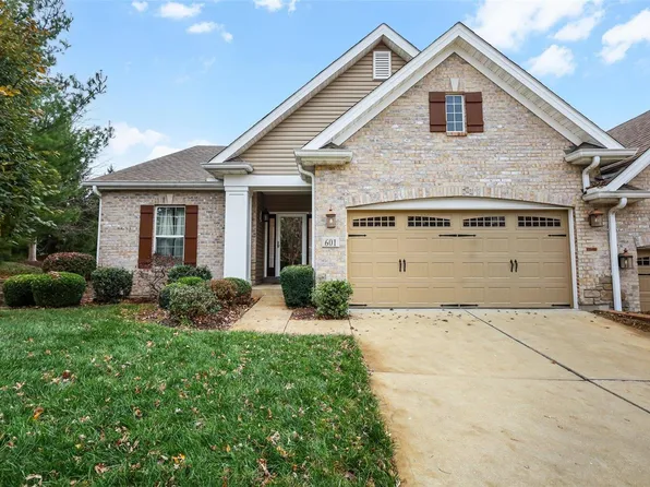 601 Paddington Hill Dr, Chesterfield, MO 63017