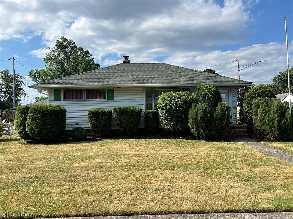 1st image of 9421 Behrwald Ave